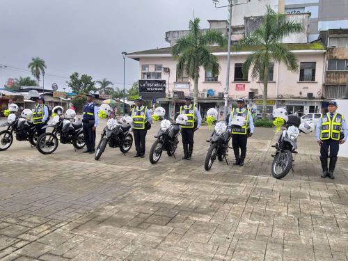 Seis motocicletas y treinta radios de comunicaciÃ³n fueron entregados a la SecretarÃ­a de TrÃ¡nsito y Transporte Distrital
