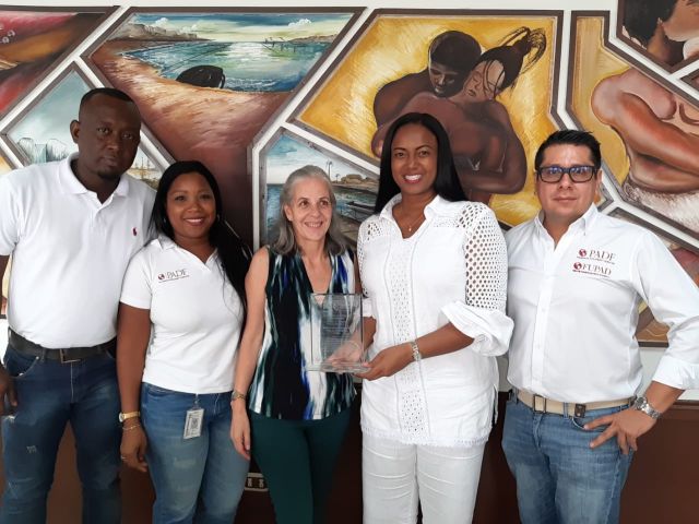 AdministraciÃ³n Distrital hace entrega de reconocimiento a directora de la FundaciÃ³n Panamericana para el Desarrollo (FUPAD)
