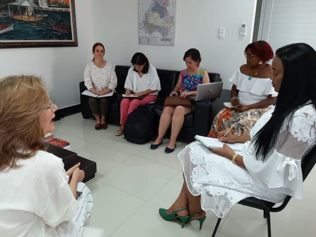 Alcaldesa Distrital se reuniÃ³ con funcionarios de PROPACÃFICO y la gerente de FundaciÃ³n Carvajal