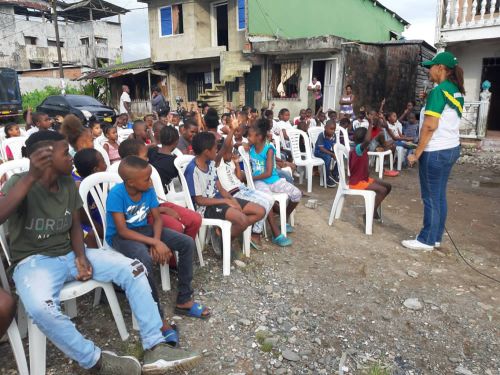 La comunidad de los barrios Campo Alegre e Inmaculada disfrutaron con la AdministraciÃ³n Distrital â€œCine al Barrioâ€
