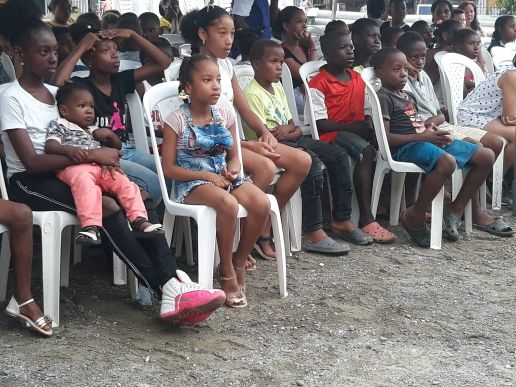 Mas de 900 niÃ±os y niÃ±as disfrutaron del programa "Cine al barrio" en el BolÃ­var, el EucarÃ­stico y en CÃ³rdoba durante el fin de semana