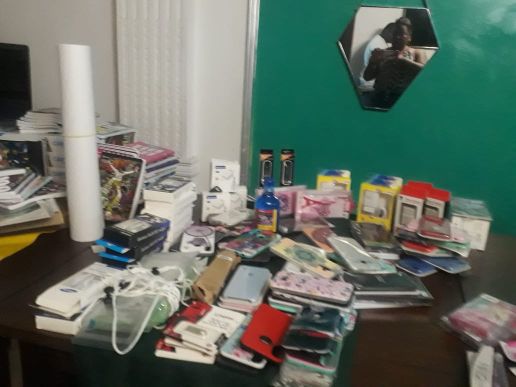 La AlcaldÃ­a Distrital a travÃ©s de la SecretarÃ­a de la Mujer y equidad de gÃ©nero entregÃ³ insumos a la poblaciÃ³n LGBTI
