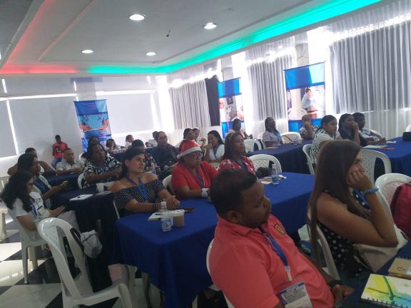 MÃ©dicos y enfermeras de Buenaventura fueron capacitados en gestiÃ³n de la dimensiÃ³n de salud sexual y reproductiva