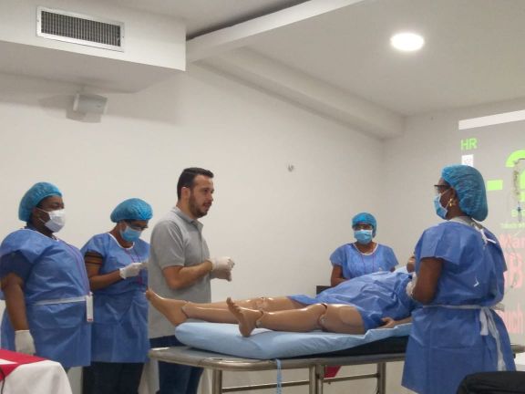 MÃ©dicos y enfermeras de Buenaventura son capacitados en emergencias obstÃ©tricas
