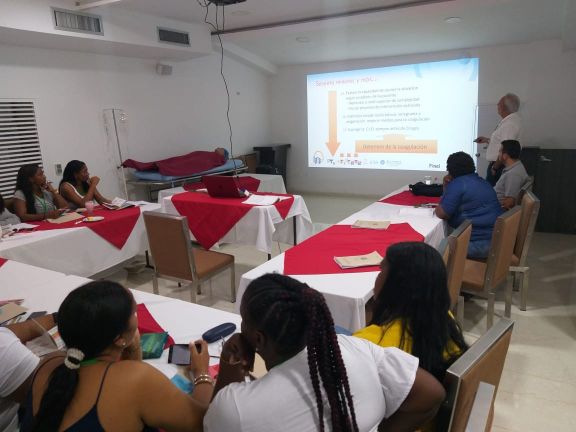 MÃ©dicos y enfermeras de Buenaventura son capacitados en emergencias obstÃ©tricas