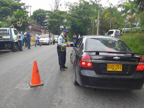 Realizan controles a la vÃ­a de acceso en el corregimiento nÃºmero ocho de Buenaventura