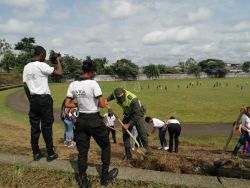 Inderbueaventura realizÃ³ jornada de limpieza al estadio Marino Klinger Salazar