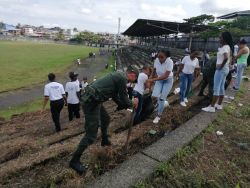 Inderbueaventura realizÃ³ jornada de limpieza al estadio Marino Klinger Salazar