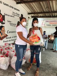 AlcaldÃ­a Distrital entregÃ³ mercados a vendedores ambulantes, pacientes renales y con tuberculosis