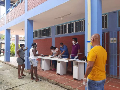 SecretarÃ­a de EducaciÃ³n hace seguimiento a entrega de elementos pedagÃ³gicos para que estudiantes trabajen en casa