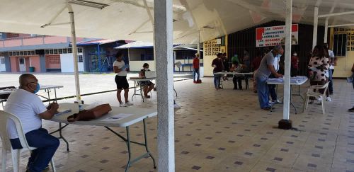 SecretarÃ­a de EducaciÃ³n hace seguimiento a entrega de elementos pedagÃ³gicos para que estudiantes trabajen en casa