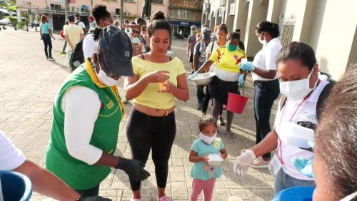 Venezolanos en Buenaventura reciben asistencia humanitaria de la alcaldÃ­a 