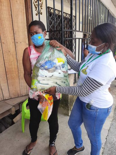 Barrio Juan 23 y Municipal recibieron mercados de la #BuenaventuraSolidaria