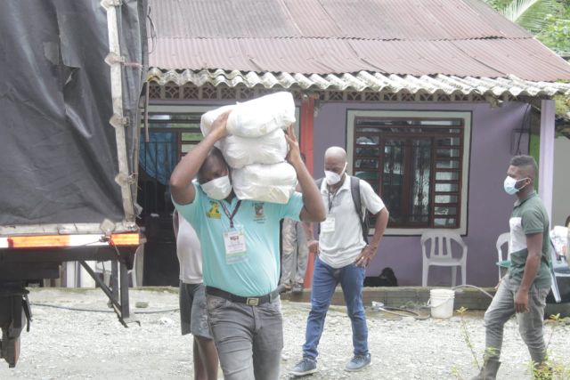 ContinÃºan entregas de ayudas alimentarias en la zona rural de Buenaventura