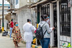 AlcaldÃ­a Distrital realiza cercos epidemiolÃ³gicos para detectar pacientes sospechosos de Covid-19 en Buenaventura 