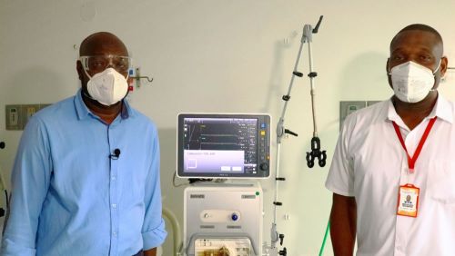 Alcalde VÃ­ctor Vidal constatÃ³ instalaciÃ³n de ventiladores en el Hospital LuÃ­s Ablanque de la Plata