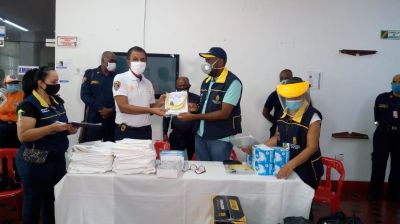 Alcalde Víctor Vidal entregó elementos de bioseguridad a los organismos de socorro de Buenaventura