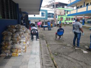 Más de 200 mercados fueron entregados a vendedores ambulantes del sector del centro