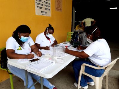 Realizan pruebas de Covid19 a habitantes de la Comuna 1