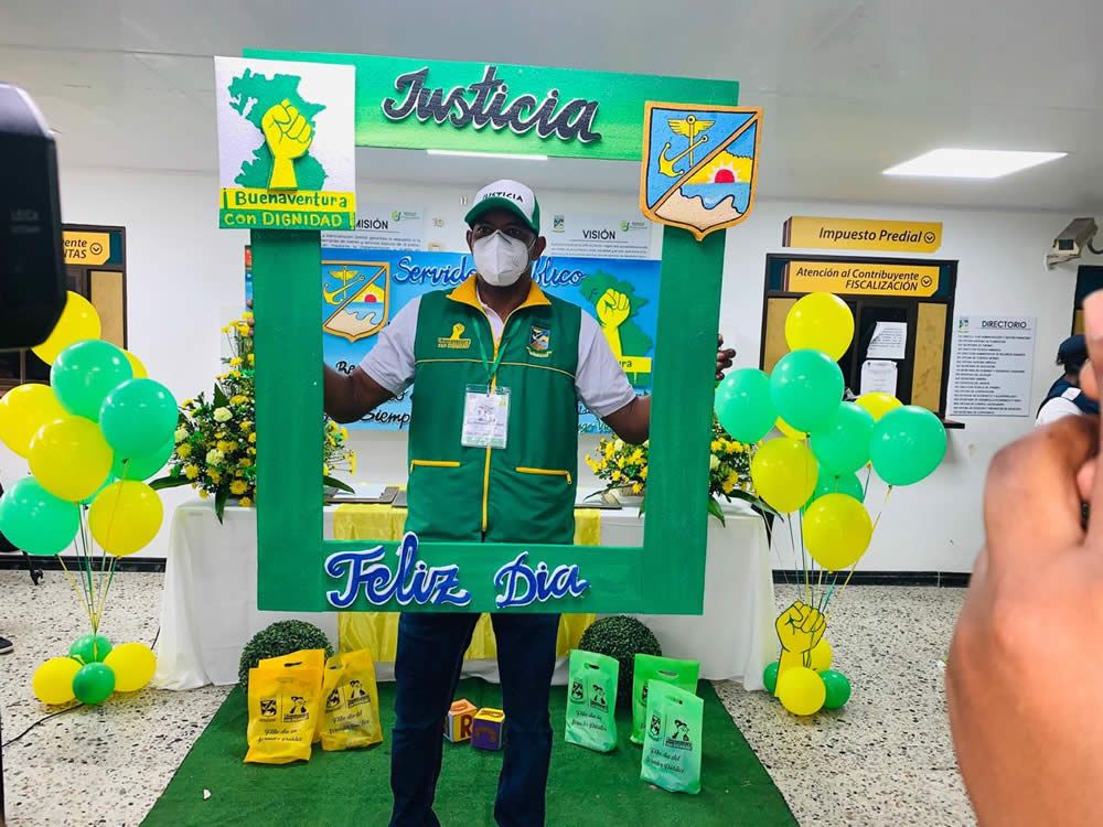 Alcaldía distrital realizó homenaje a los servidores públicos