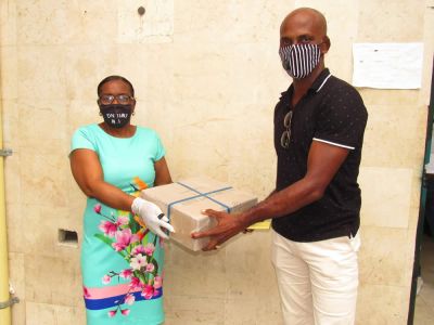 Diecisiete colegios de la zona rural en Buenaventura recibieron kits de lectura