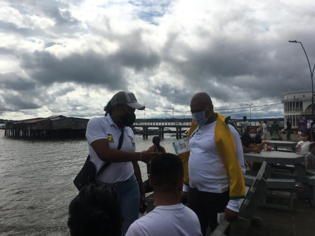 Alcaldía hace entrega masiva de tapabocas y recuerda a los bonaverenses que el Covid19 no se ha ido de Buenaventura