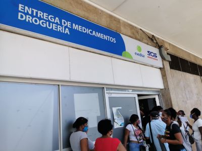 Alcaldía distrital cierra dispensadora de medicamentos por incumplir protocolos de bioseguridad y medicamentos vencidos 