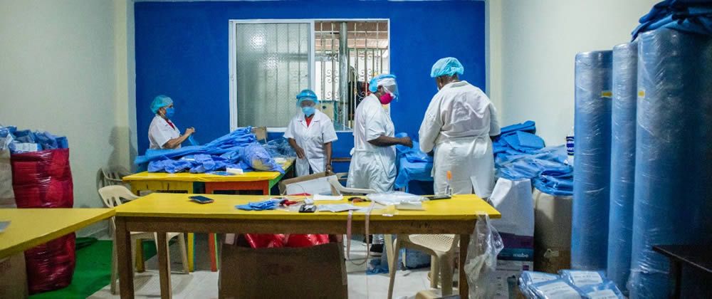 Mujeres víctimas del conflicto armado entregaron tapabocas al Alcalde Víctor Vidal