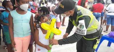 Alcaldía acompaña estrategia cívica y de recuperación del tejido social en la Comuna 11