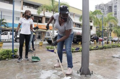 Gestora Social realizó "Lavatón" en el emblemático Bulevar de Buenaventura