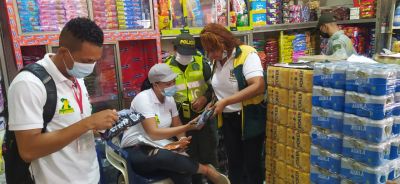 La Secretaría de Salud Distrital realiza operativo de control y vigilancia a establecimientos que expenden dulces y confites