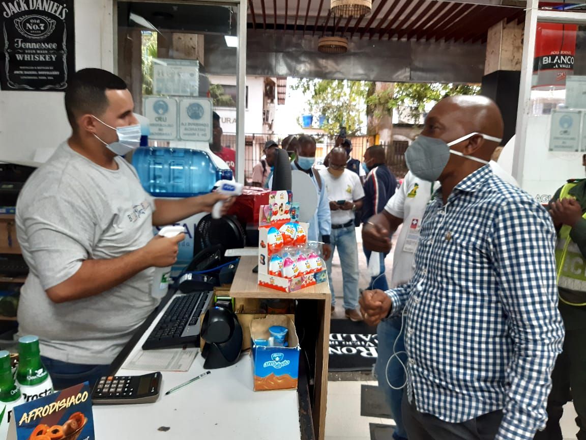 Alcaldía Distrital sensibiliza a propietarios de bares y restaurantes sobre el debido consumo de bebidas alcohólicas dentro de los establecimientos