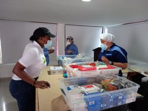 Secretaría de Salud distrital realizó jornada médica a privados de la libertad en la estación de Guardacostas