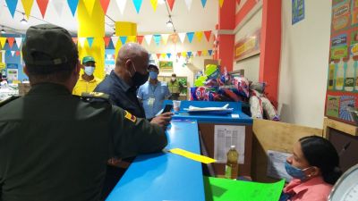 Alcaldía Distrital hace cierre temporal de un supermercado de cadena por no cumplir con los requisitos para su operación 