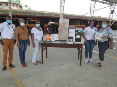 Colegios San Rafael y Diocesano recibieron dotación de la Secretaría de Educación que servirá a estudiantes con discapacidad auditiva y visual