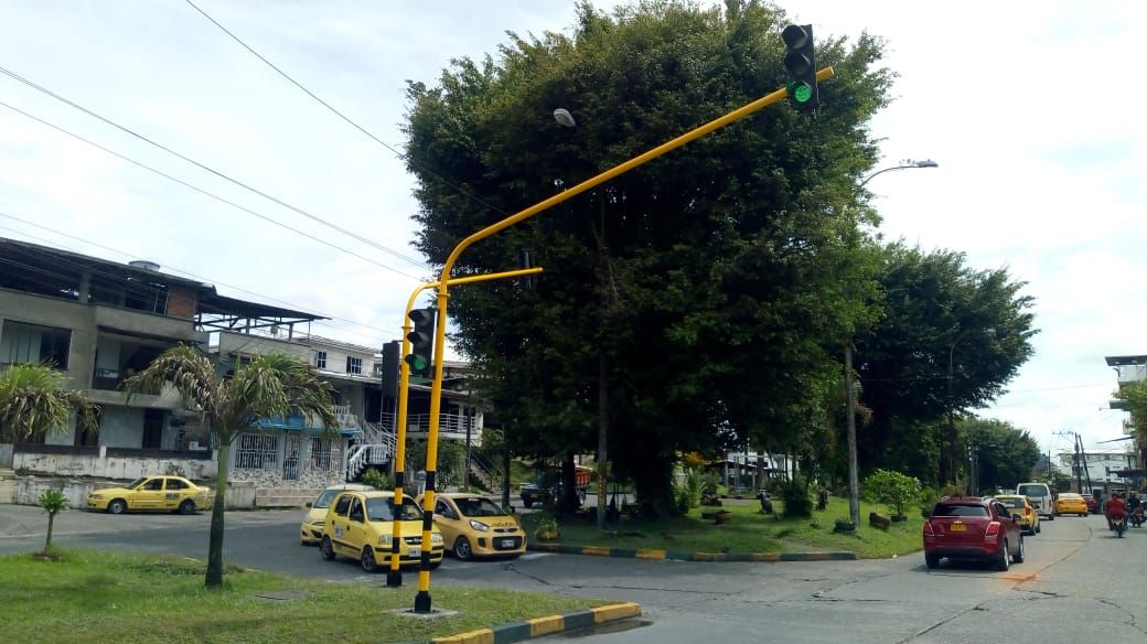 Secretaría de Tránsito y Transporte realiza mantenimiento y reparación de semáforos en Buenaventura