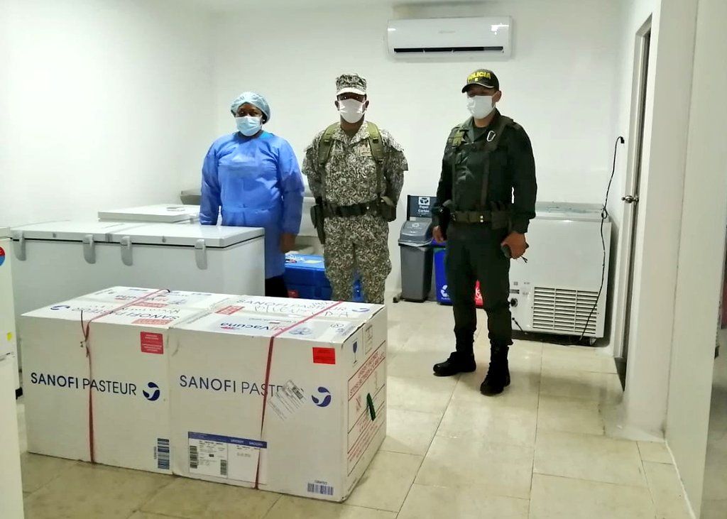 4.586 dosis de Sinovac llegaron a Buenaventura para seguir vacunando a los Adultos Mayores de 80 años