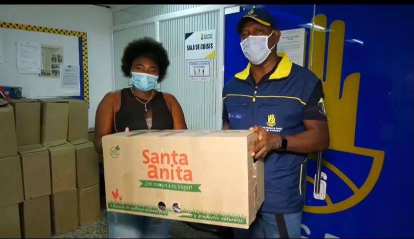 Alcaldía Distrital entrega ayuda humanitaria a familia afectada por incendio estructural en el barrio Bellavista