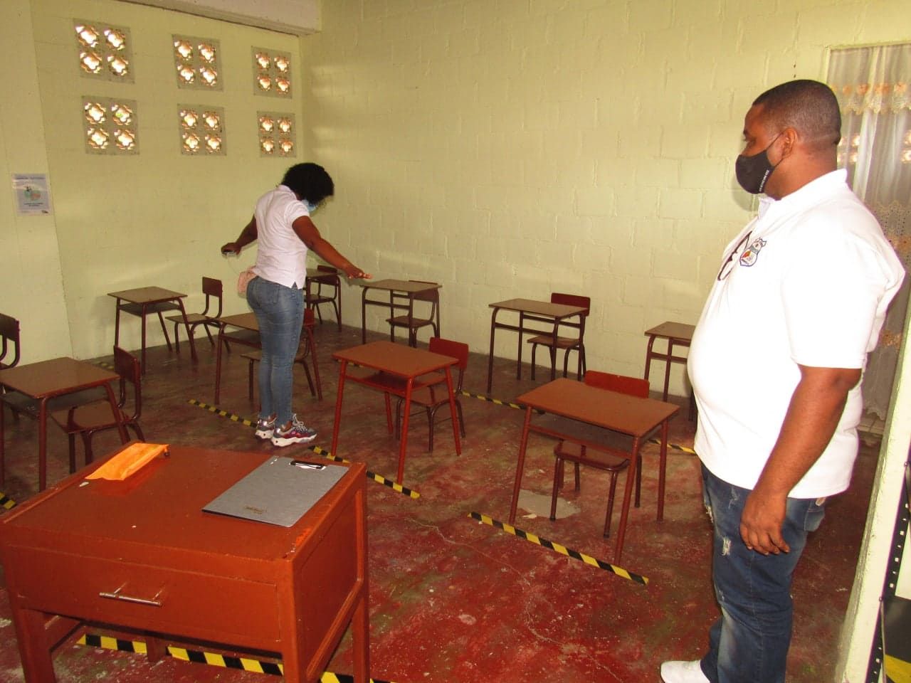 Secretaría de Salud revisa protocolos de bioseguridad en Colegios de Buenaventura para alternancia educativa