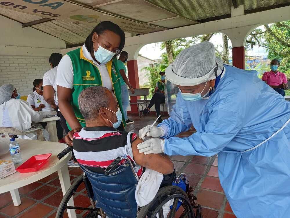 Inició vacunación a los adultos de 60 a 79 años en Buenaventura