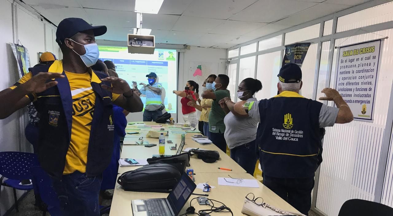 Docentes de Buenaventura están siendo capacitados en el manejo de Gestión del Riesgo por parte del OCPAD.