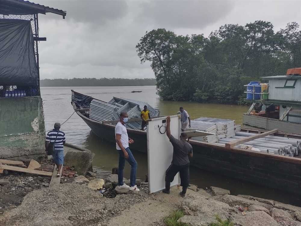Alcaldía Distrital instalará paneles solares en el río Cajambre