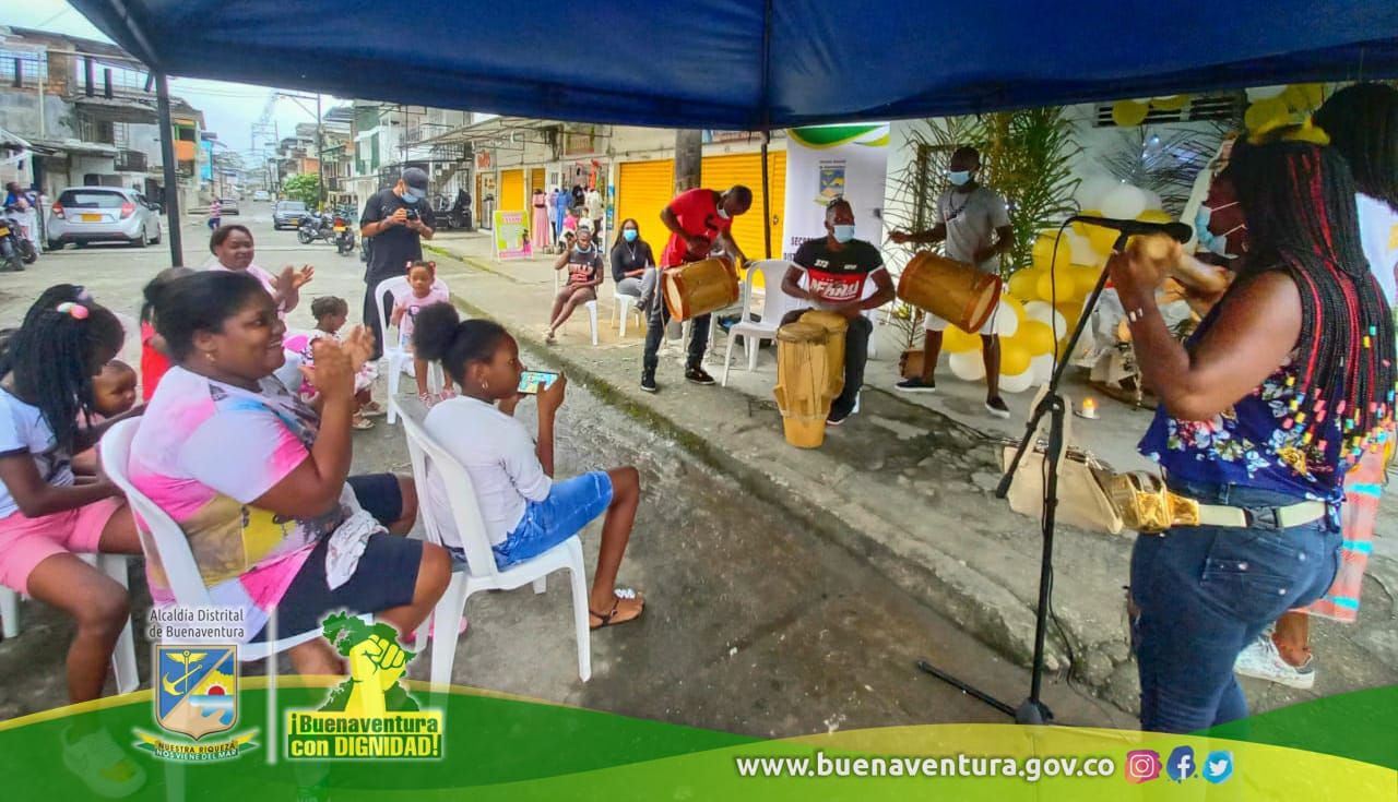 Con el apoyo de la Secretaría de Turismo se realizó arrullo a Virgen del Carmen en el barrio El Carmen