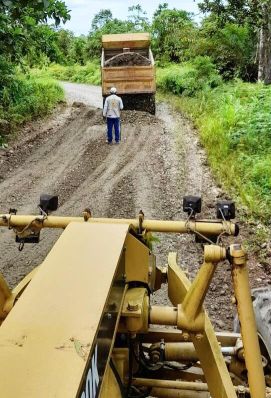 Secretaría de Infraestructura Vial realiza mejoramiento en la vía al Bajo Calima