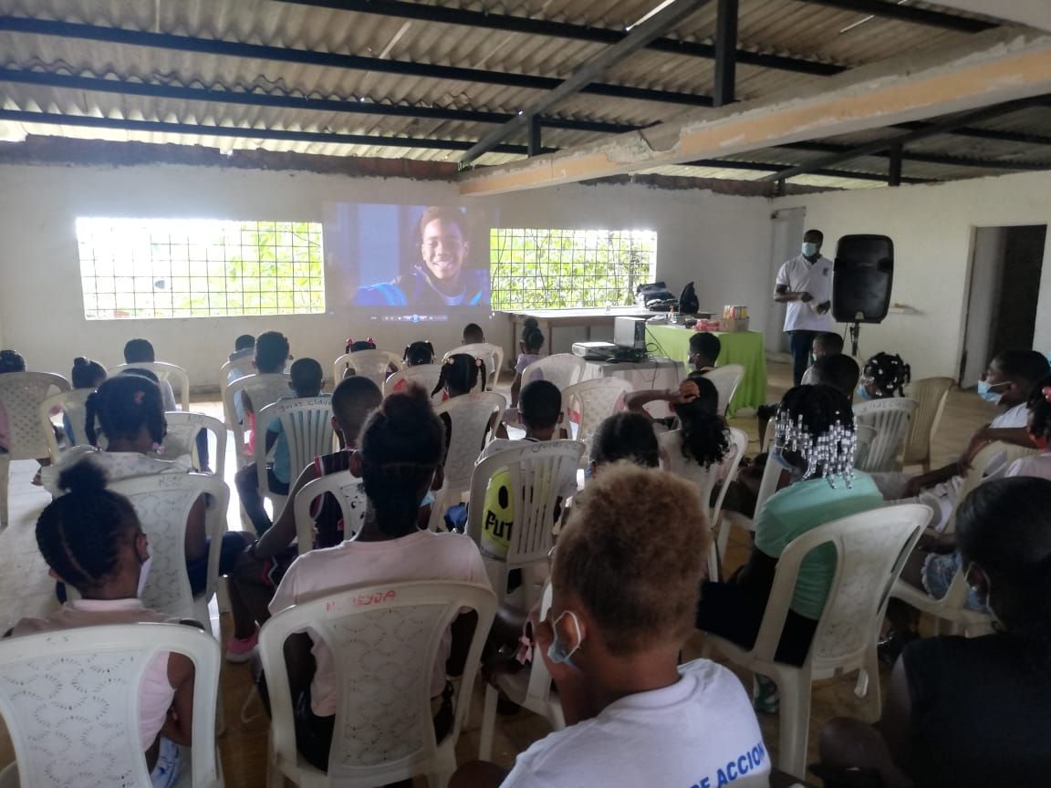 Las Bibliotecas Públicas Distritales y su programa "Cine al Barrio" llegaron hasta el barrio Antonio Nariño