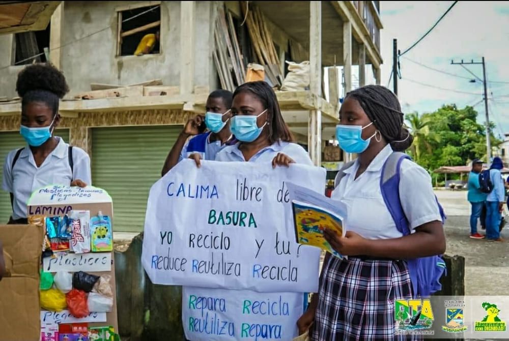 Se realizó puerta a puerta interinstitucional de sensibilización ambiental en el Bajo Calima
