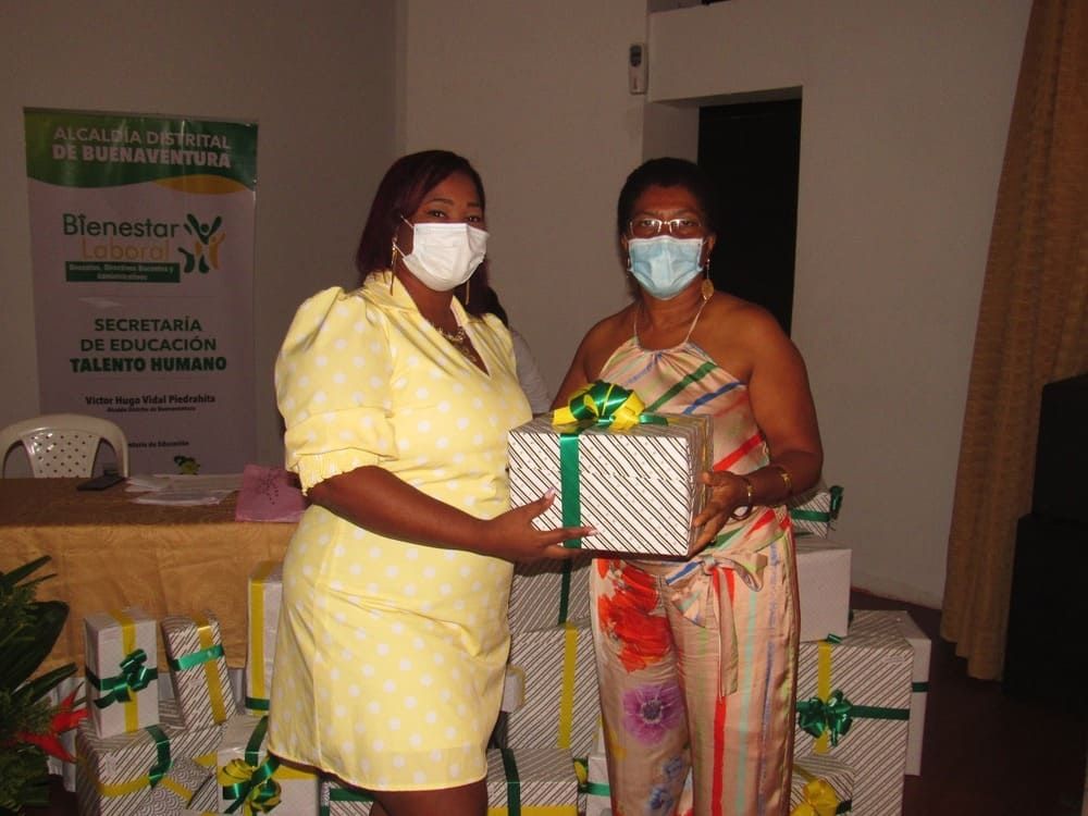 41 docentes de colegios oficiales fueron exaltados por la Secretar&iacute;a de Educaci&oacute;n en la celebraci&oacute;n del D&iacute;a del Maestro