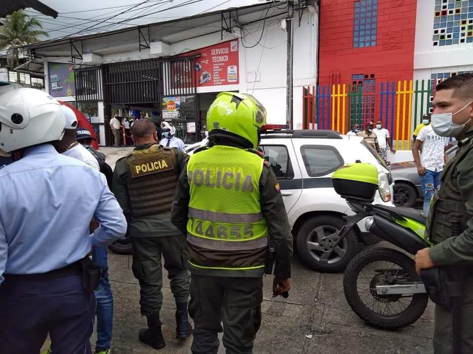 En pleno operativo los Agentes de la Secretaría de Tránsito y  Transporte fueron agredidos por unos ciudadanos