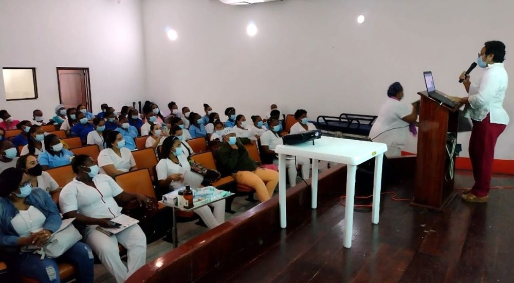 Cuerpo de enfermeras del Hospital Luis Ablanque de la Plata reciben capacitación en abordaje y manejo de heridas crónicas y úlceras producidas por presión