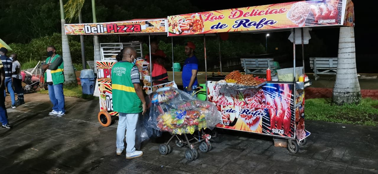 Control Físico realizó operativo nocturno para hacer seguimiento a establecimientos ubicados en el Malecón Bahía de la Cruz